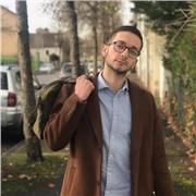 Étudiant dans le monde de l'optique. Avec en bagage un bac scientifique en sciences de l'ingénieur